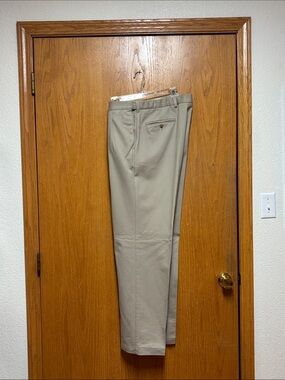 Roundtree & Yorke Men's Khaki Dress Chinos - Light Tan